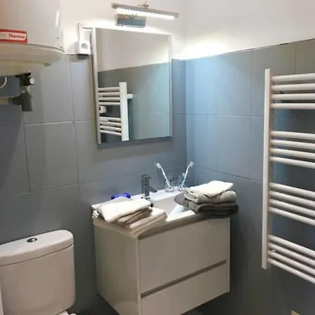 Cozy Studio, Sleeps 2 In Cannes *